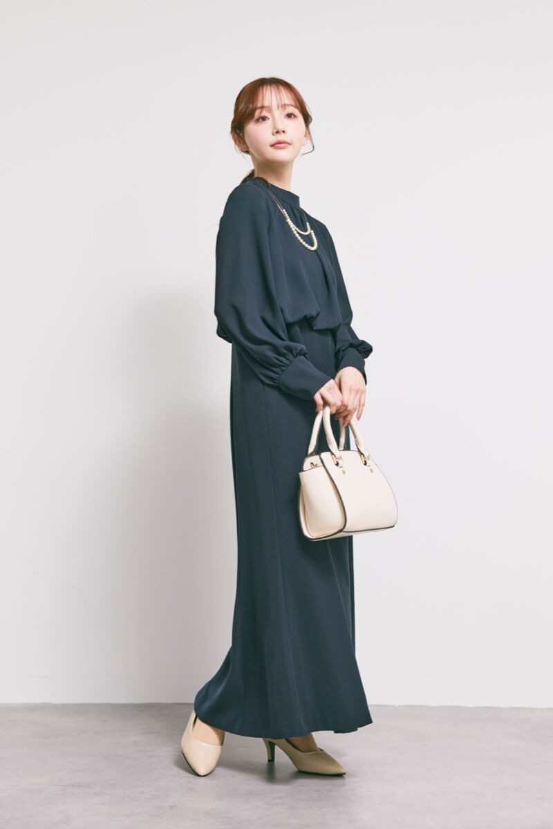 ネイビーのシフォンドッキングマーメイドドレス