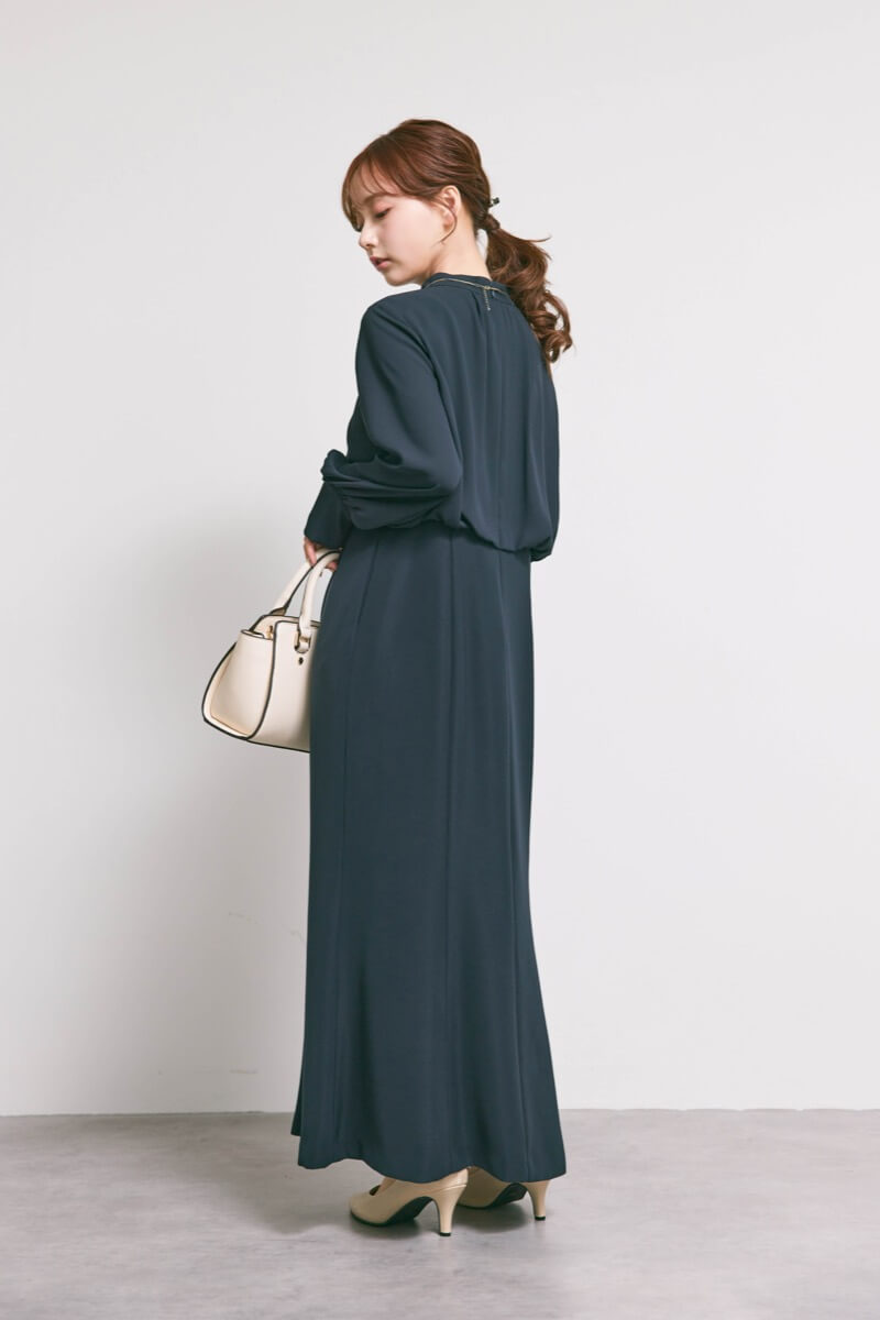 ネイビーのシフォンドッキングマーメイドドレス