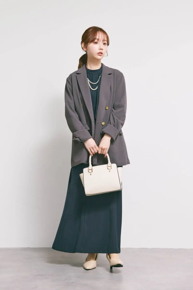 ネイビーのシフォンドッキングマーメイドドレス