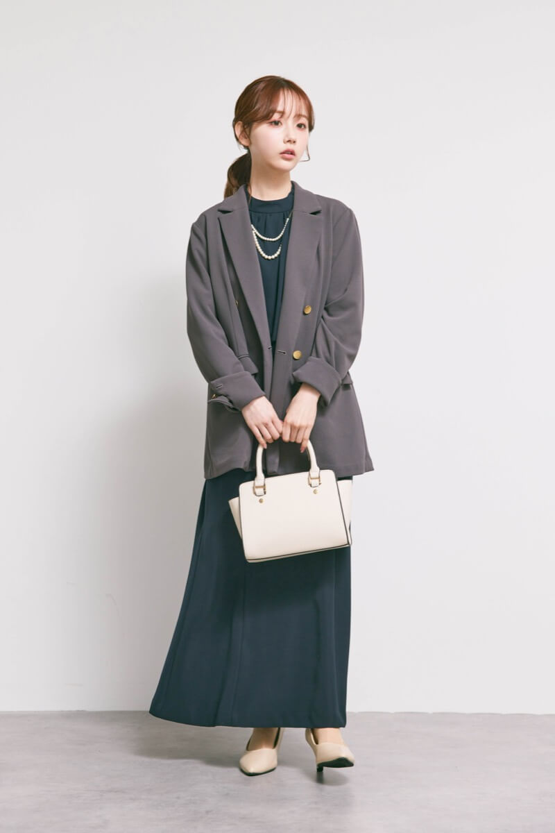 ネイビーのシフォンドッキングマーメイドドレス