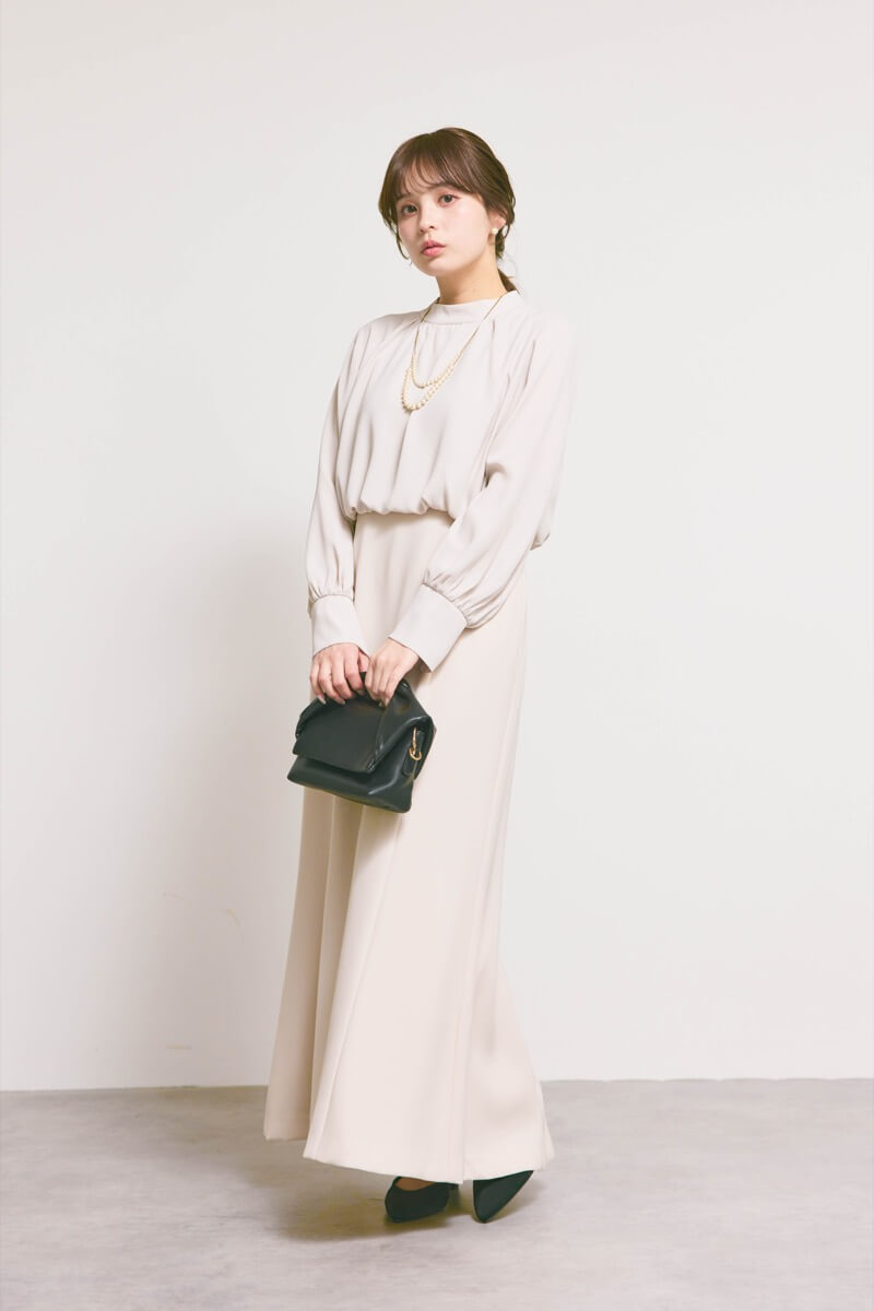 ベージュのシフォンドッキングマーメイドワンピース