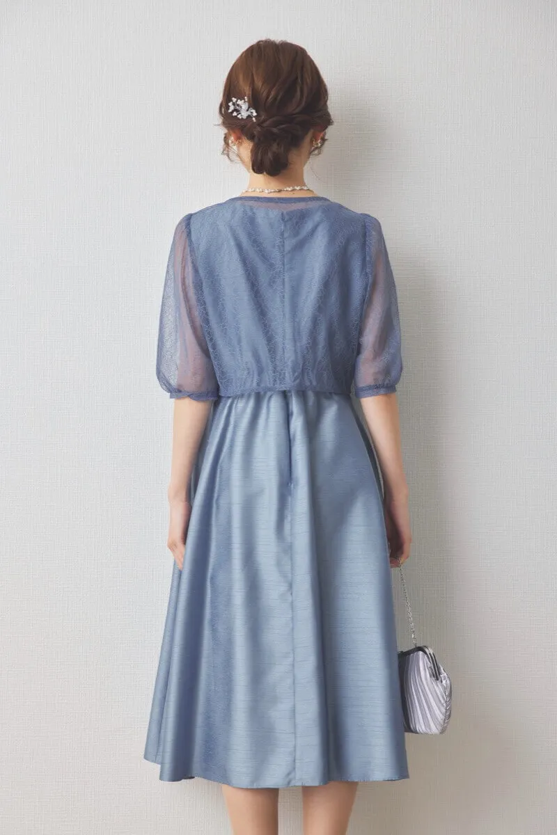 ブルーのレースボレロ付きシャンタンドレス