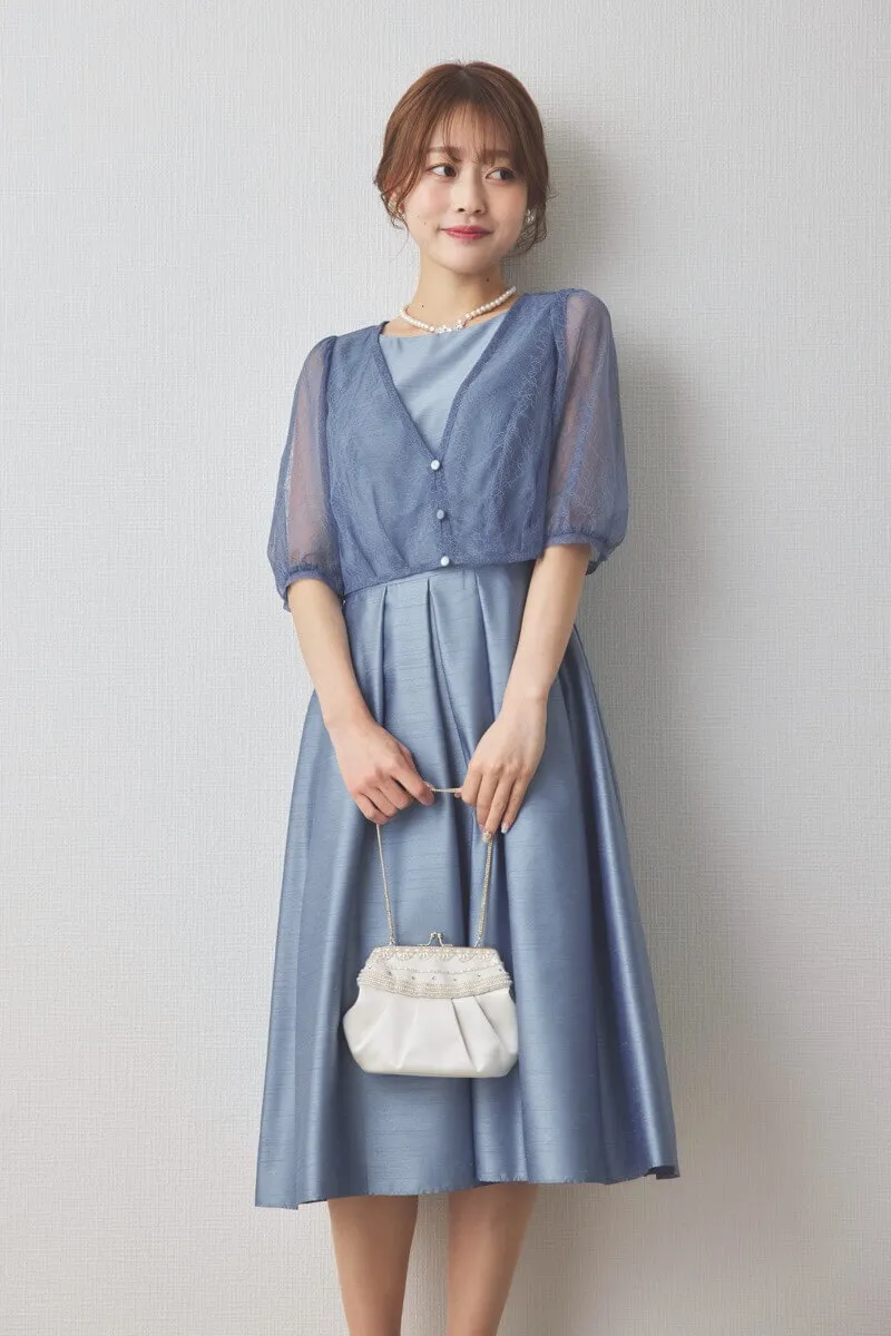 ブルーのレースボレロ付きシャンタンドレス