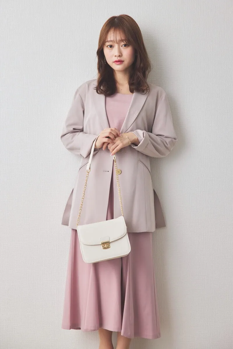 ピンクのギャザースリーブバックシャンドレス