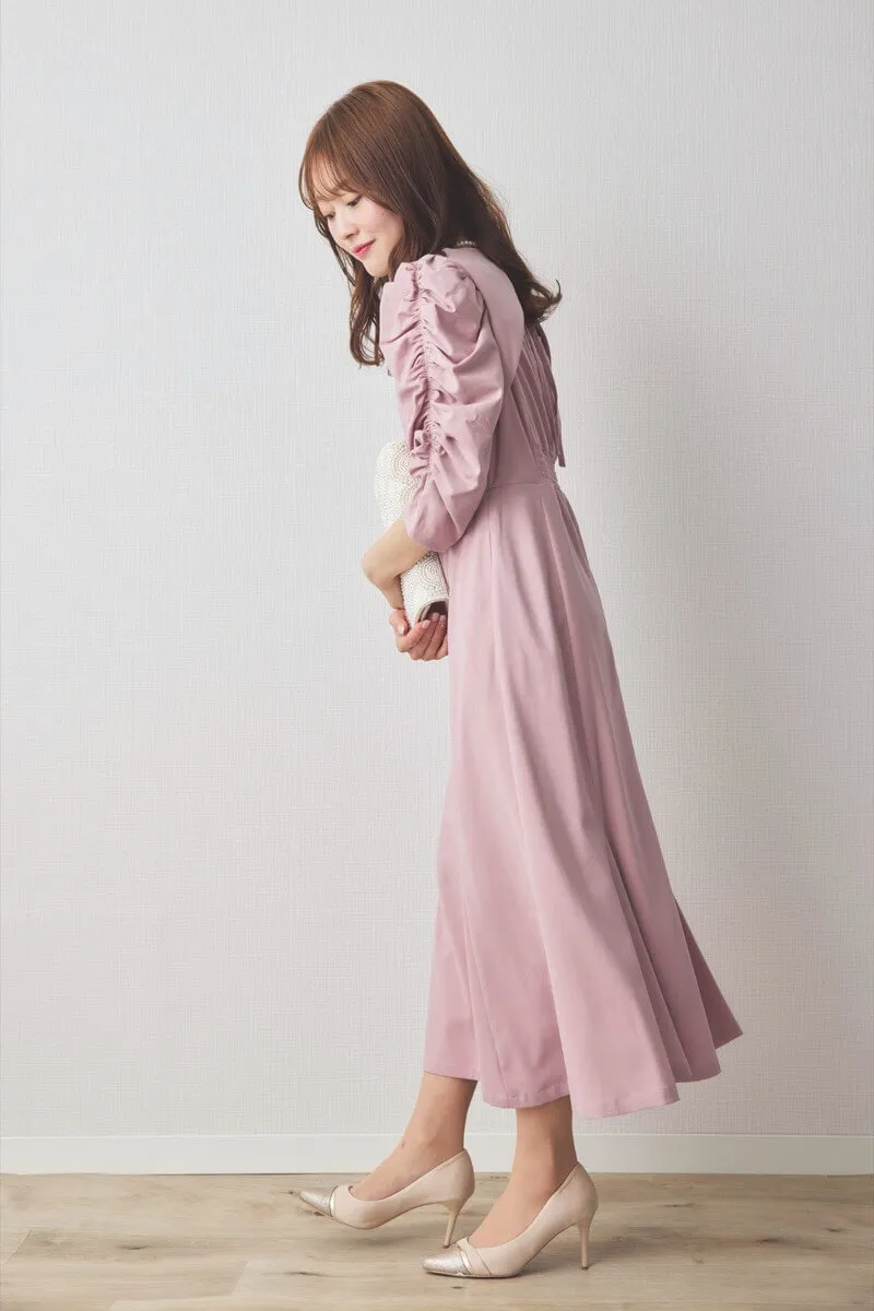 ピンクのギャザースリーブバックシャンドレス