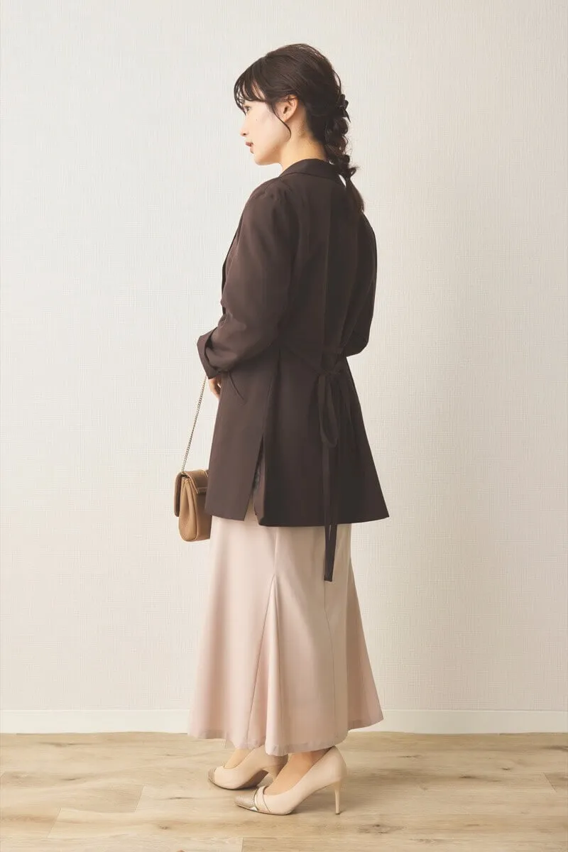 ライトベージュのギャザースリーブバックシャンドレス