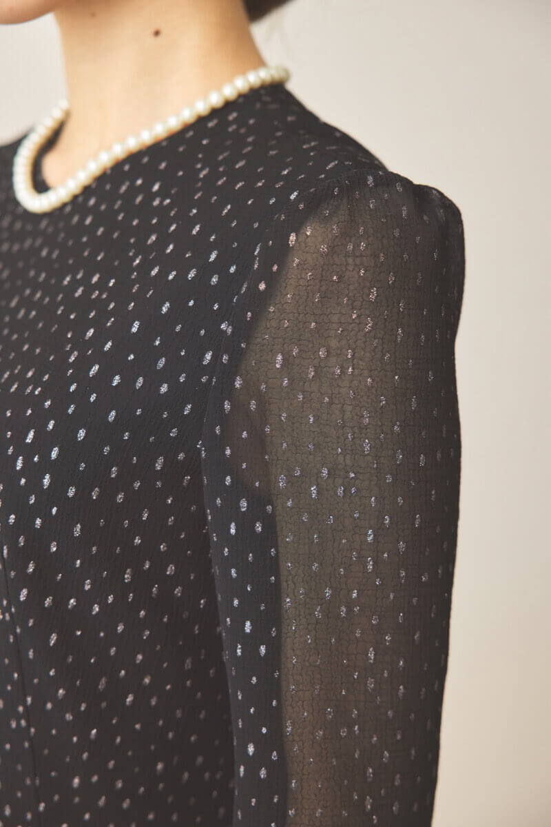 ブラックのラメドビースリットドレス