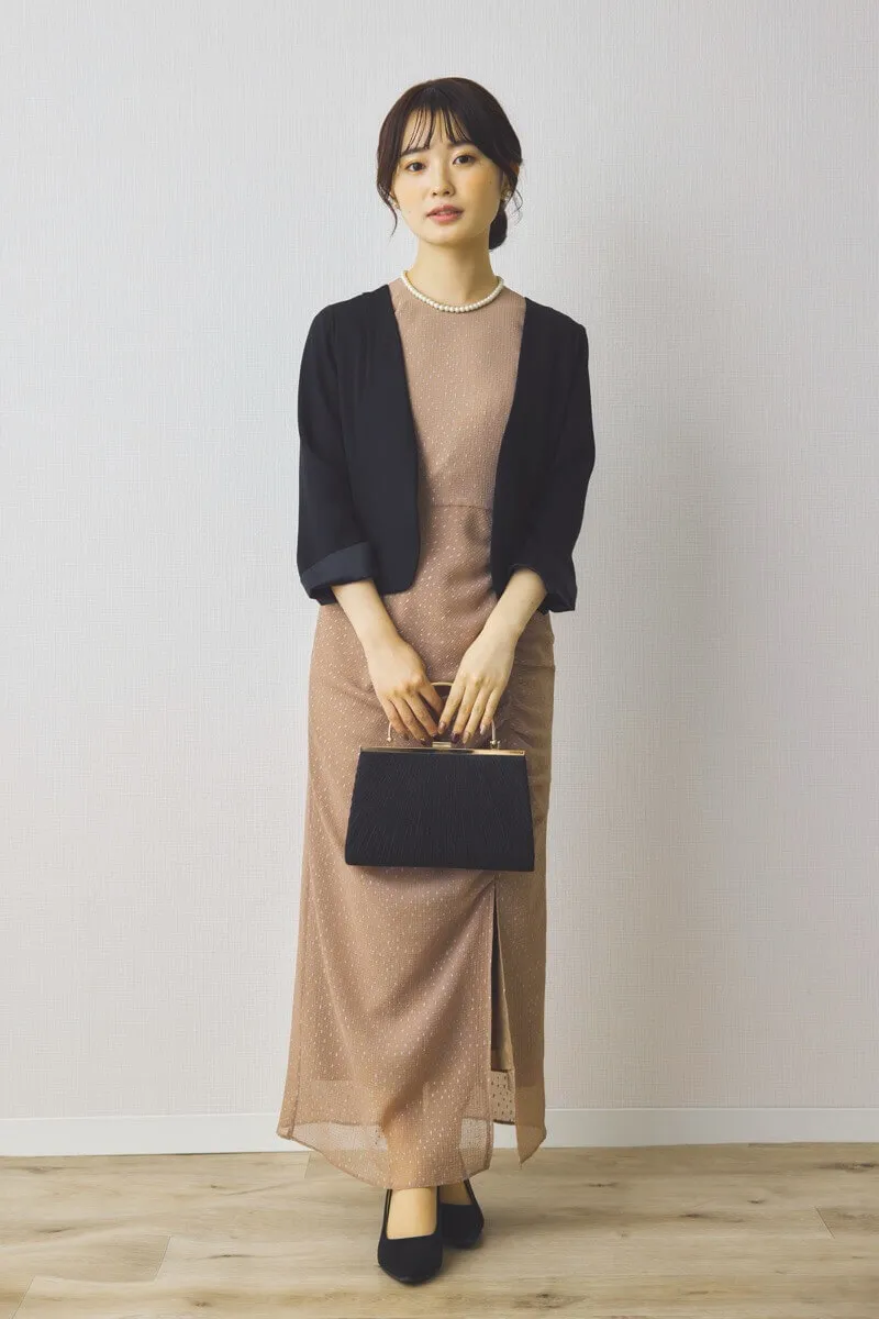 ベージュのラメドビースリットドレス