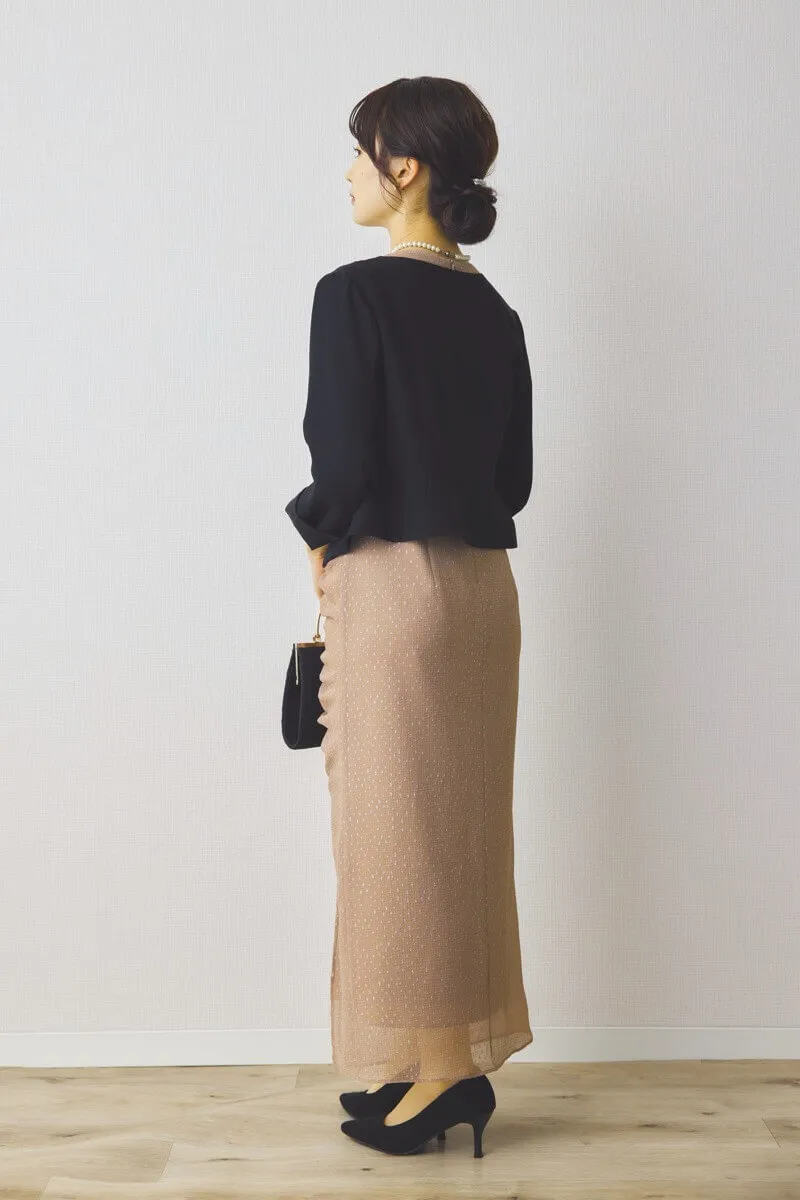 ベージュのラメドビースリットドレス