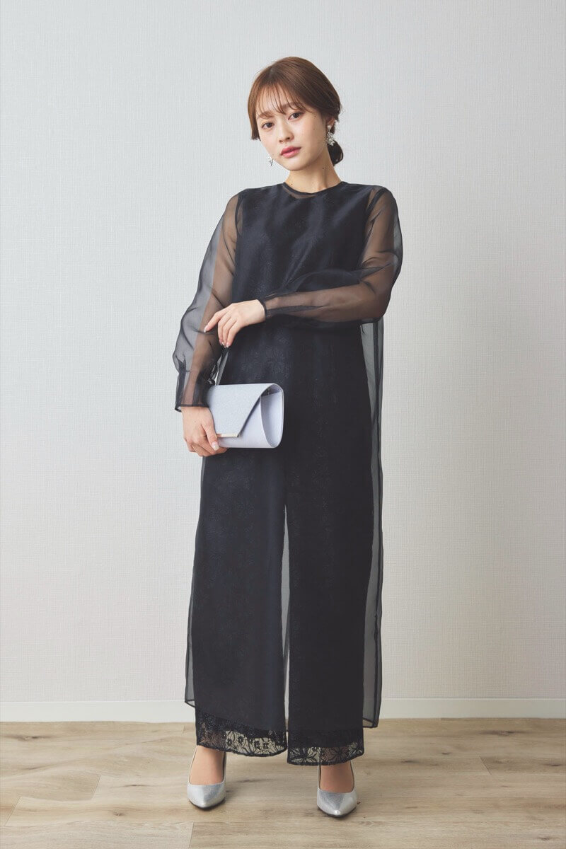 ブラックのシアーレイヤードオールインワンドレス