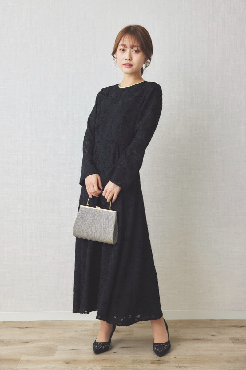 ブラックのジャガードフレアドレス
