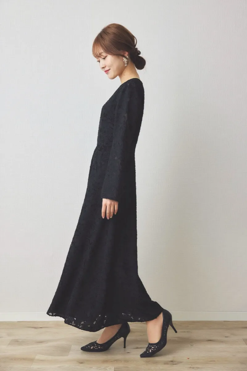 ブラックのジャガードフレアドレス