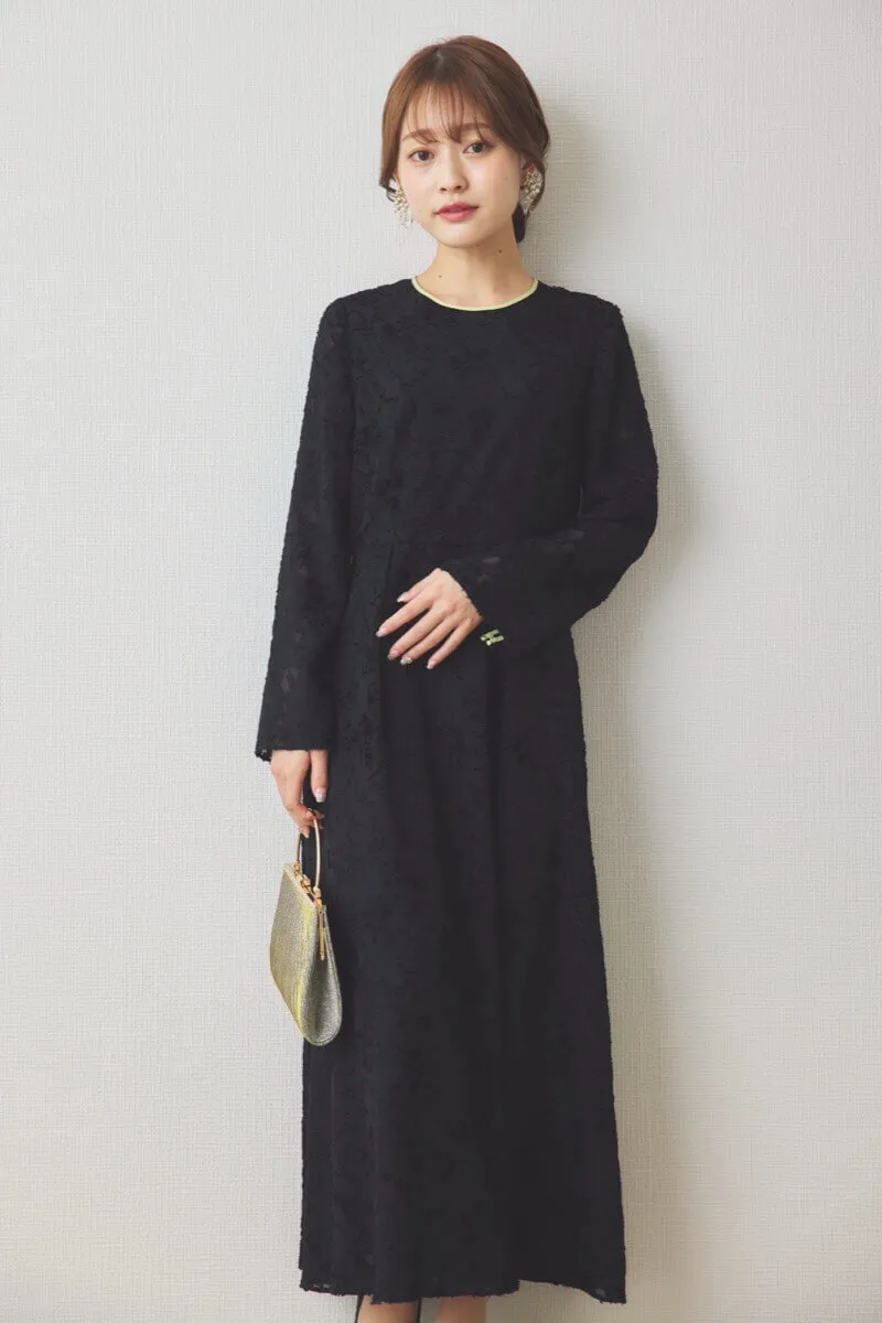ブラックのジャガードフレアドレス