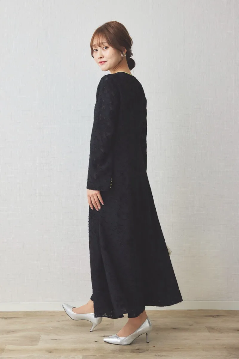 ブラックのジャガードフレアドレス