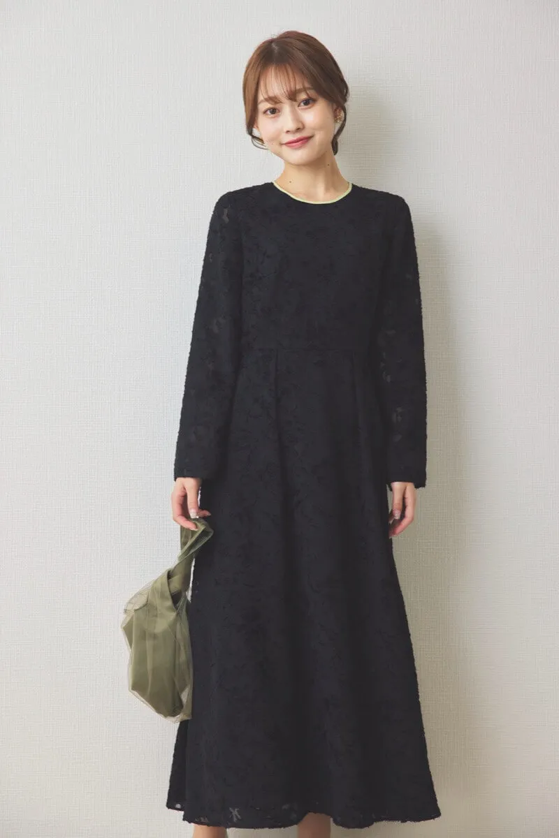ブラックのジャガードフレアドレス