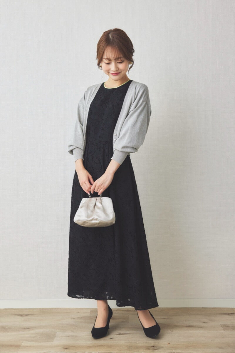 ブラックのジャガードフレアドレス