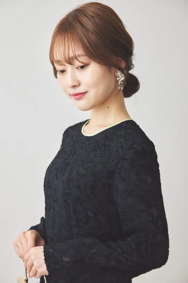 ブラックのジャガードフレアドレス