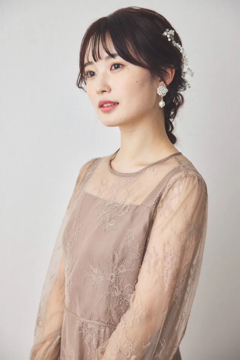 モカのバックリボン総レースドレス