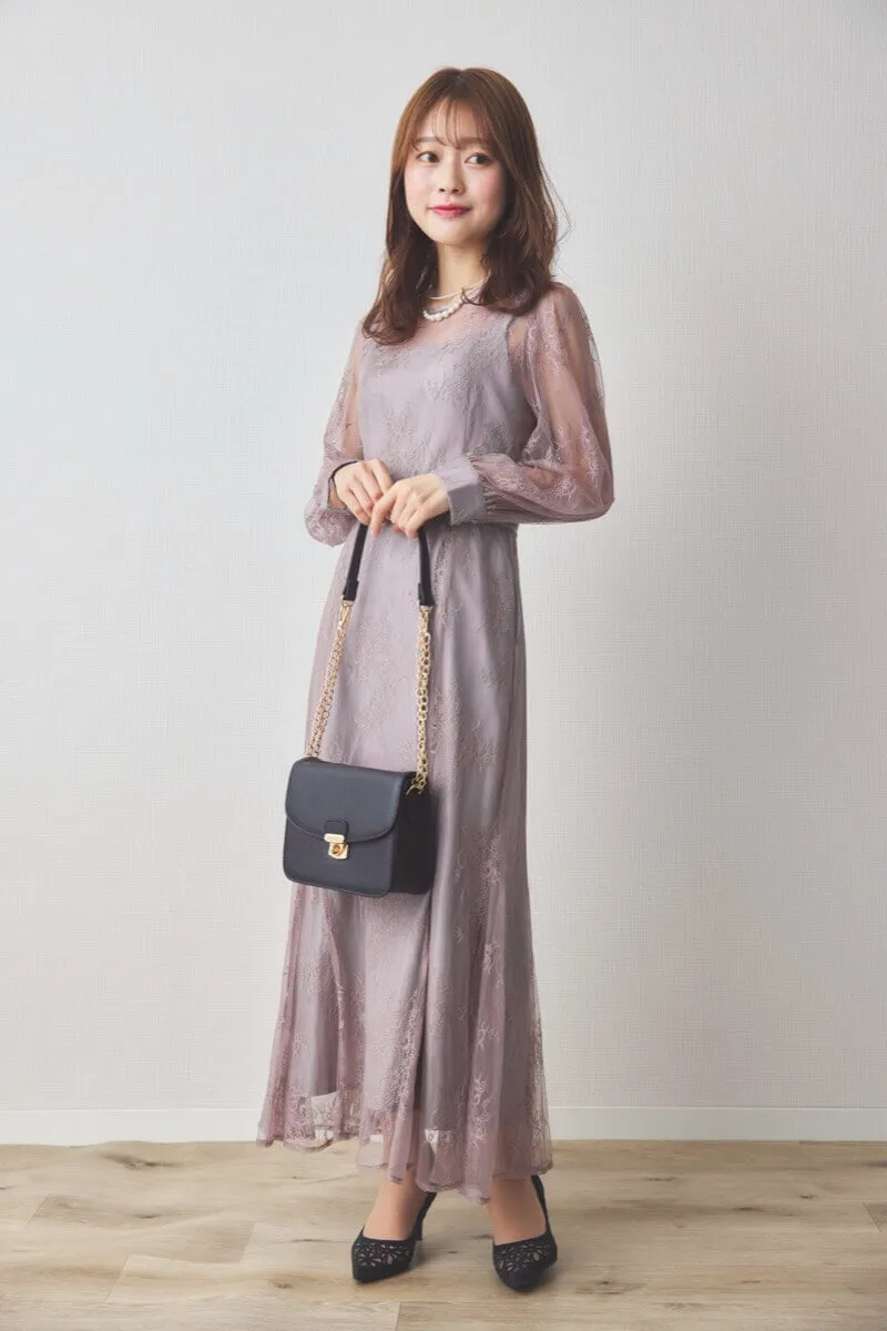 グレージュのバックリボン総レースドレス