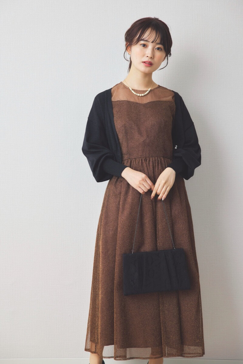 ブラウンのラメチュールドレス
