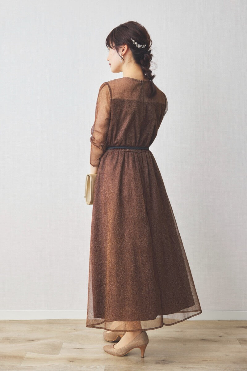 ブラウンのラメチュールドレス