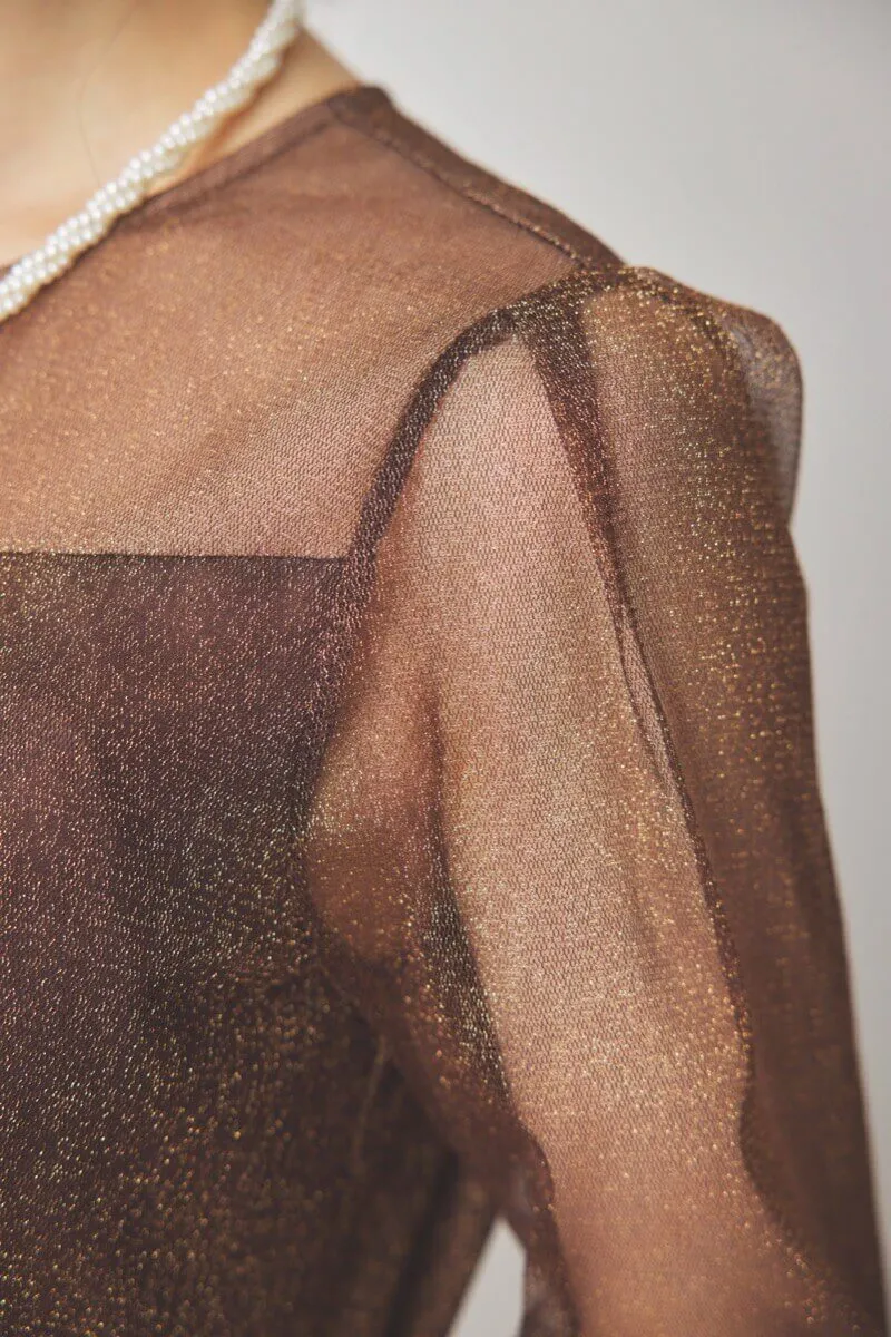 ブラウンのラメチュールドレス