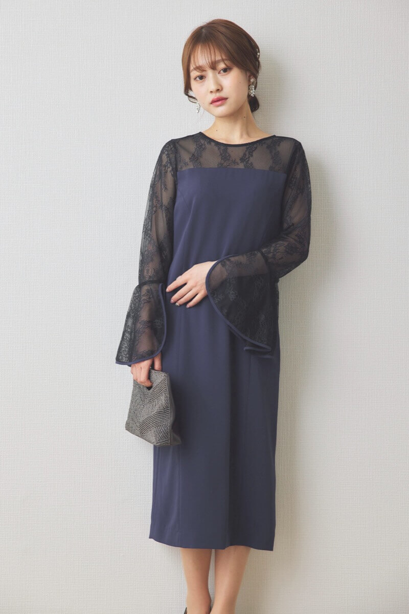 ブルーのフレアスリーブIラインドレス