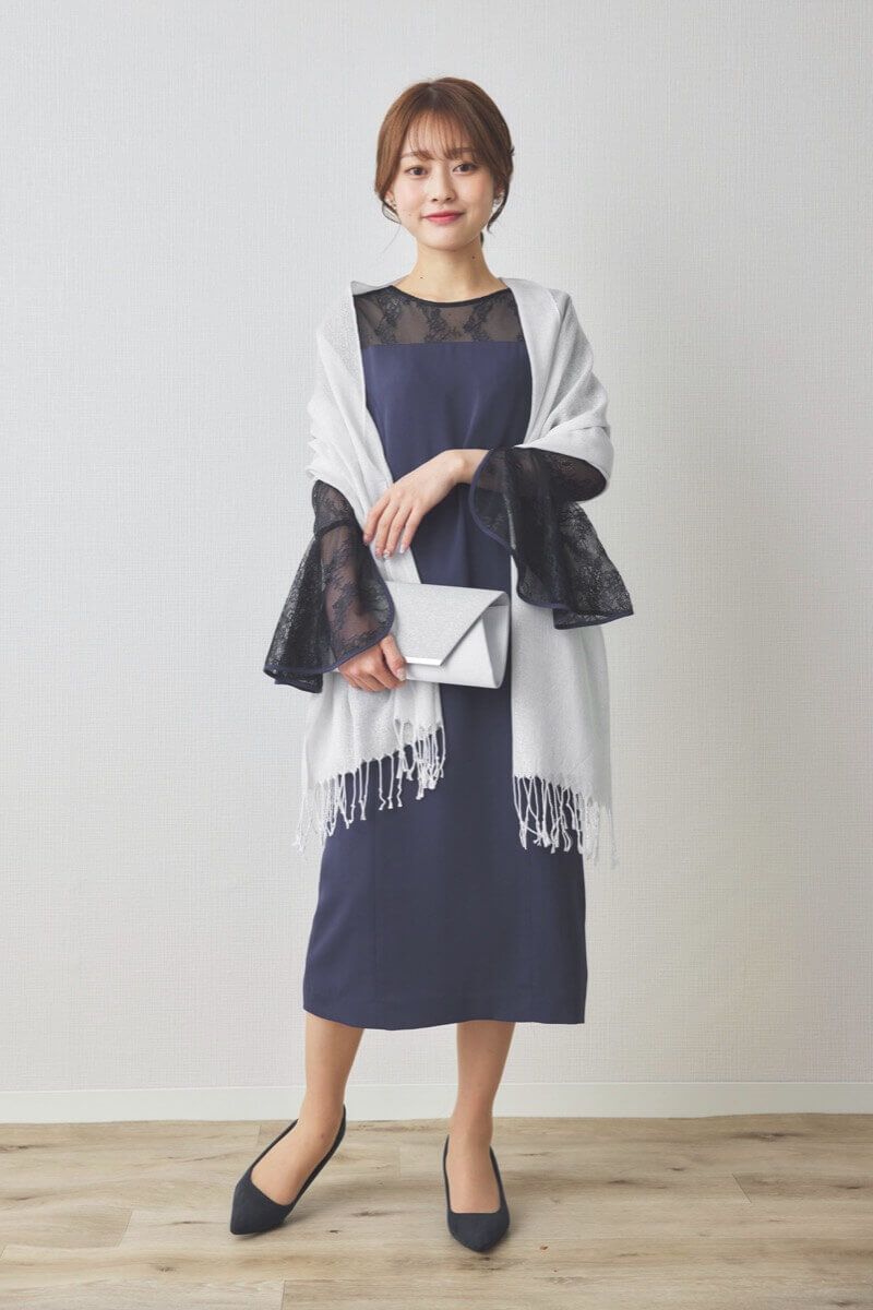 ブルーのフレアスリーブIラインドレス