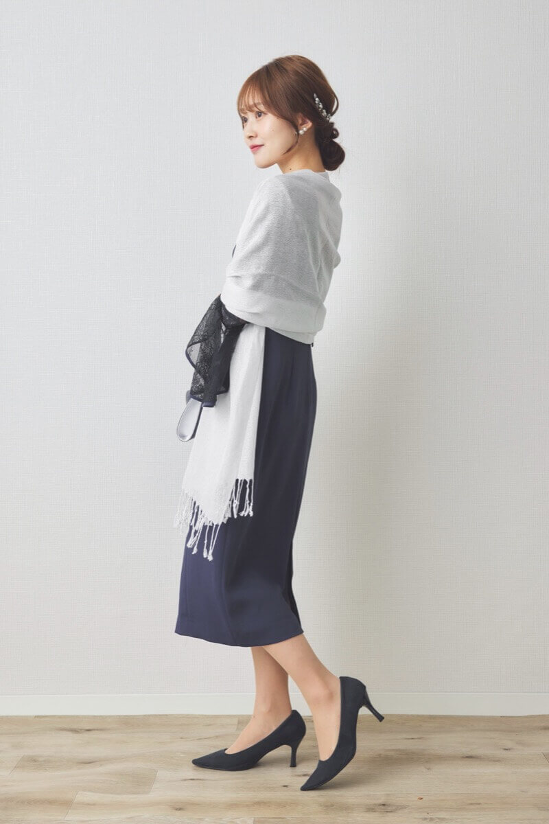 ブルーのフレアスリーブIラインドレス