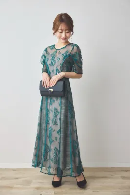 グリーンのマキシドレス