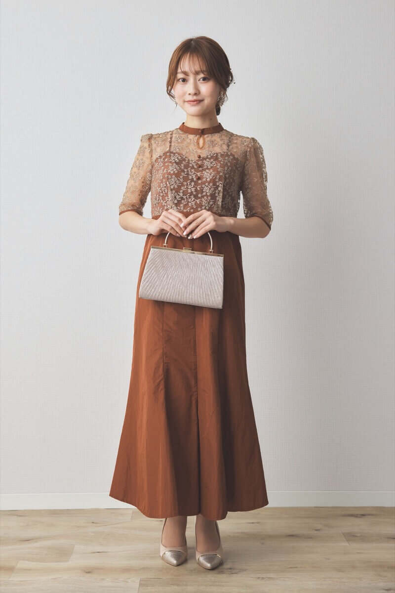 ブラウンの花柄レースマーメイドフレアドレス