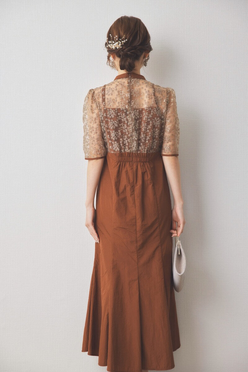 ブラウンの花柄レースマーメイドフレアドレス