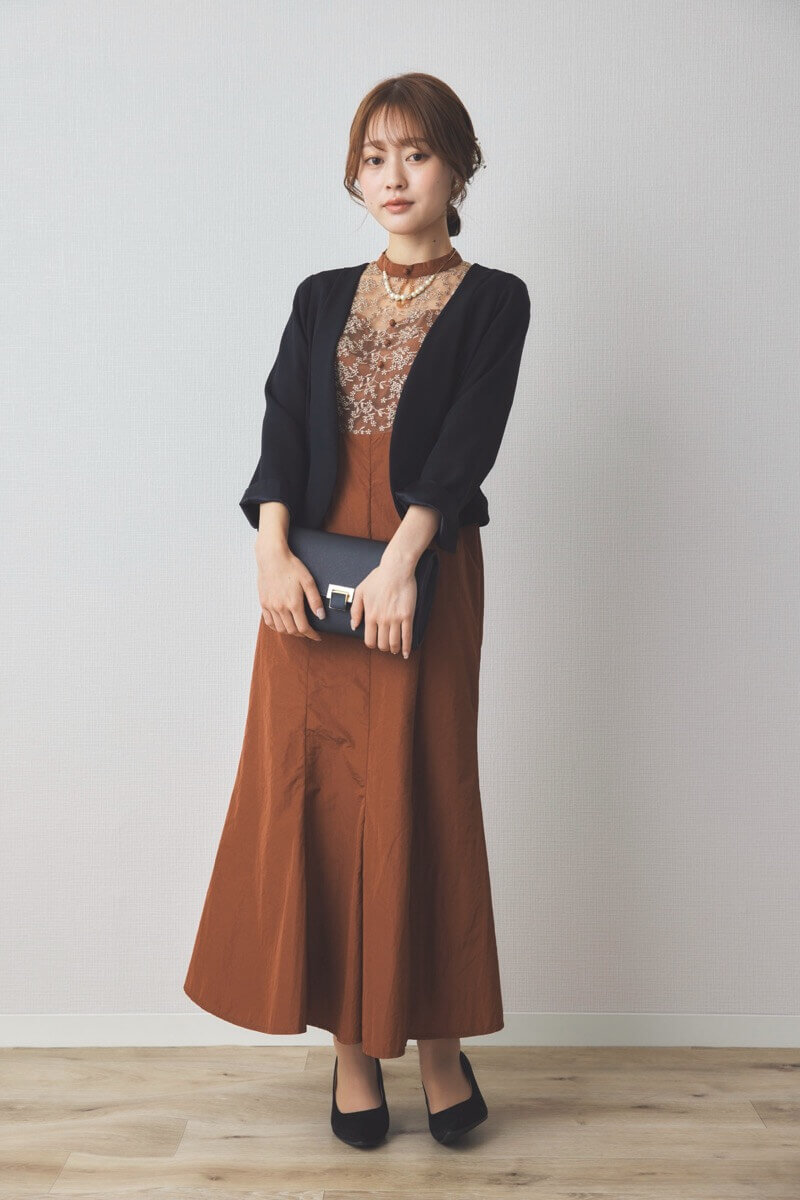 ブラウンの花柄レースマーメイドフレアドレス