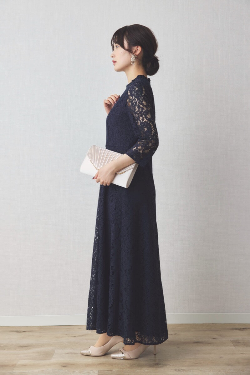 ネイビーのミックスレースクラシカルドレス