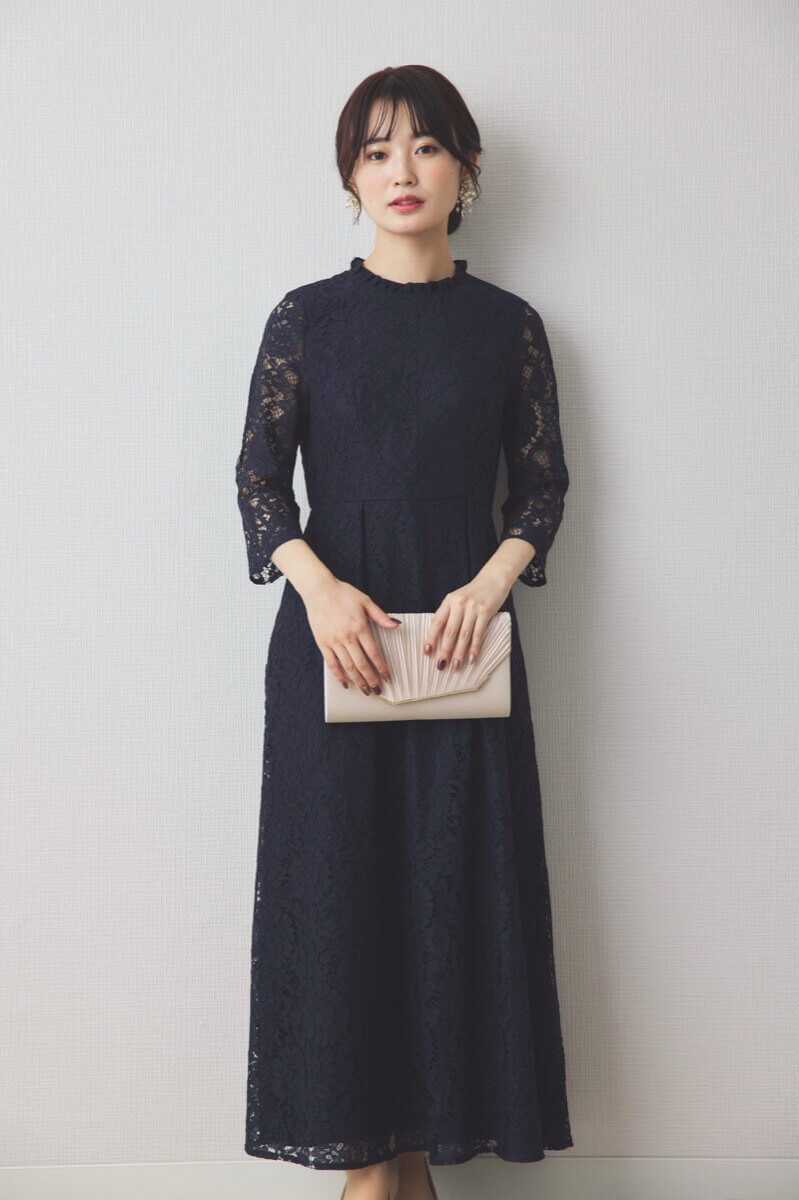 ネイビーのミックスレースクラシカルドレス