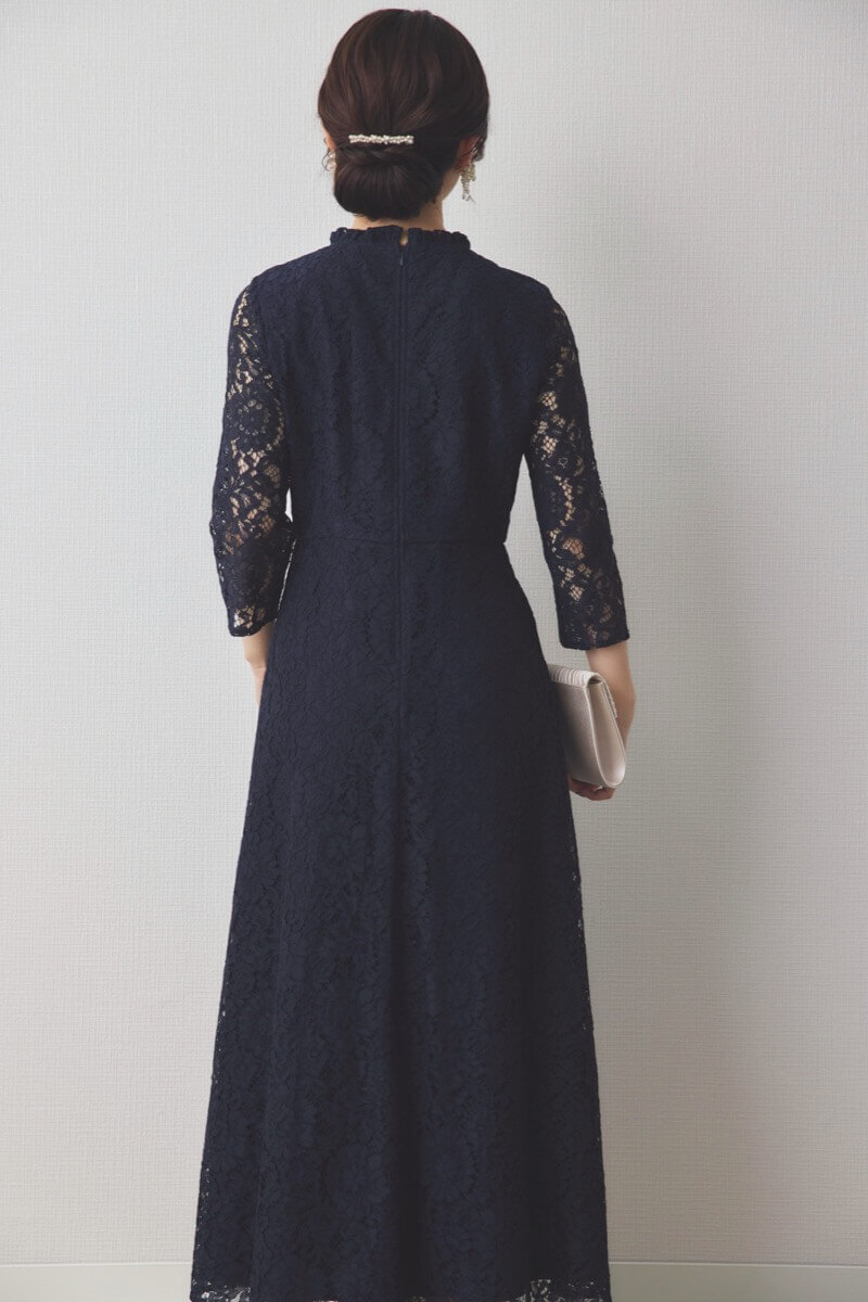 ネイビーのミックスレースクラシカルドレス