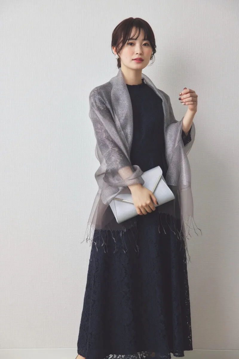 ネイビーのミックスレースクラシカルドレス