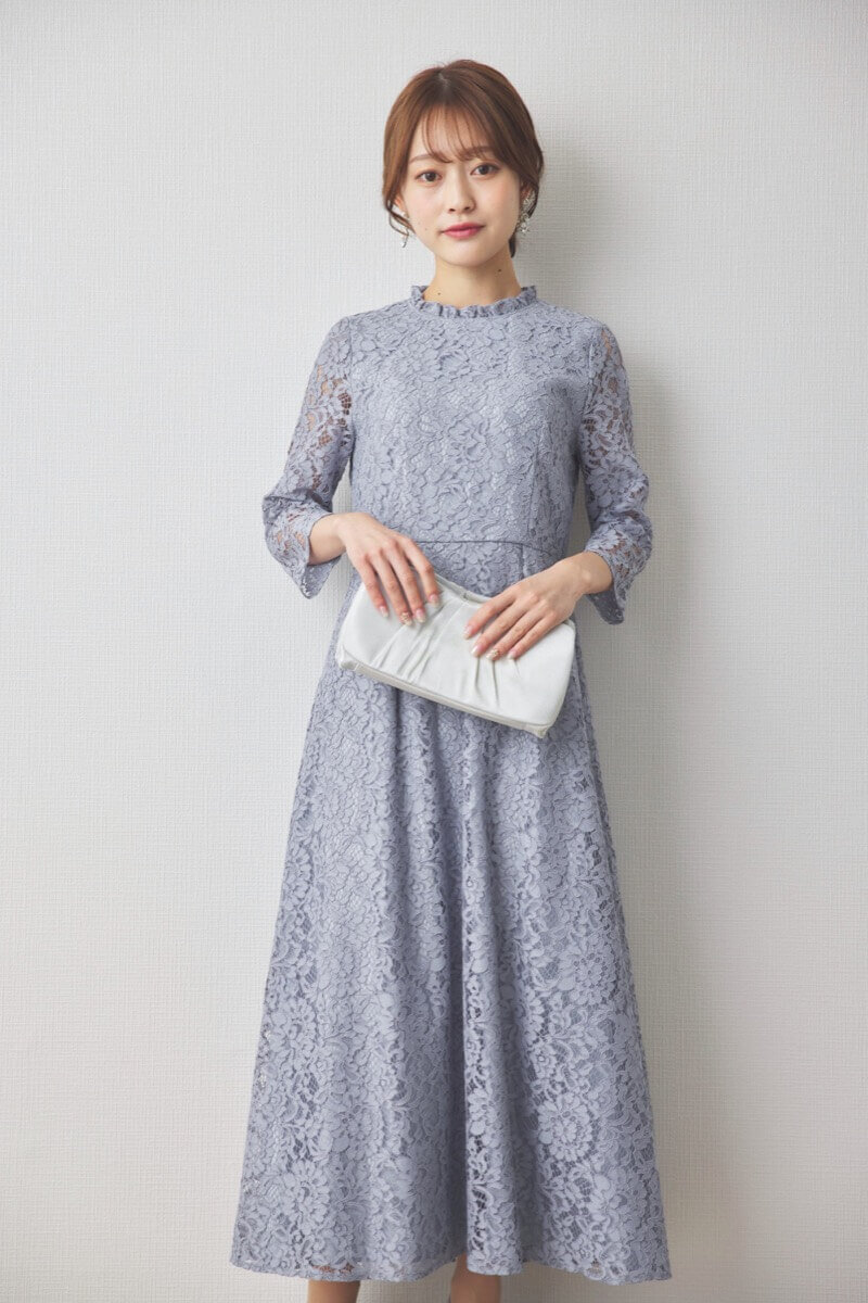ブルーグレーのミックスレースクラシカルドレス