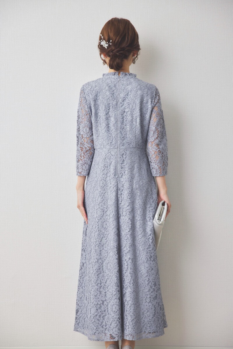 ブルーグレーのミックスレースクラシカルドレス