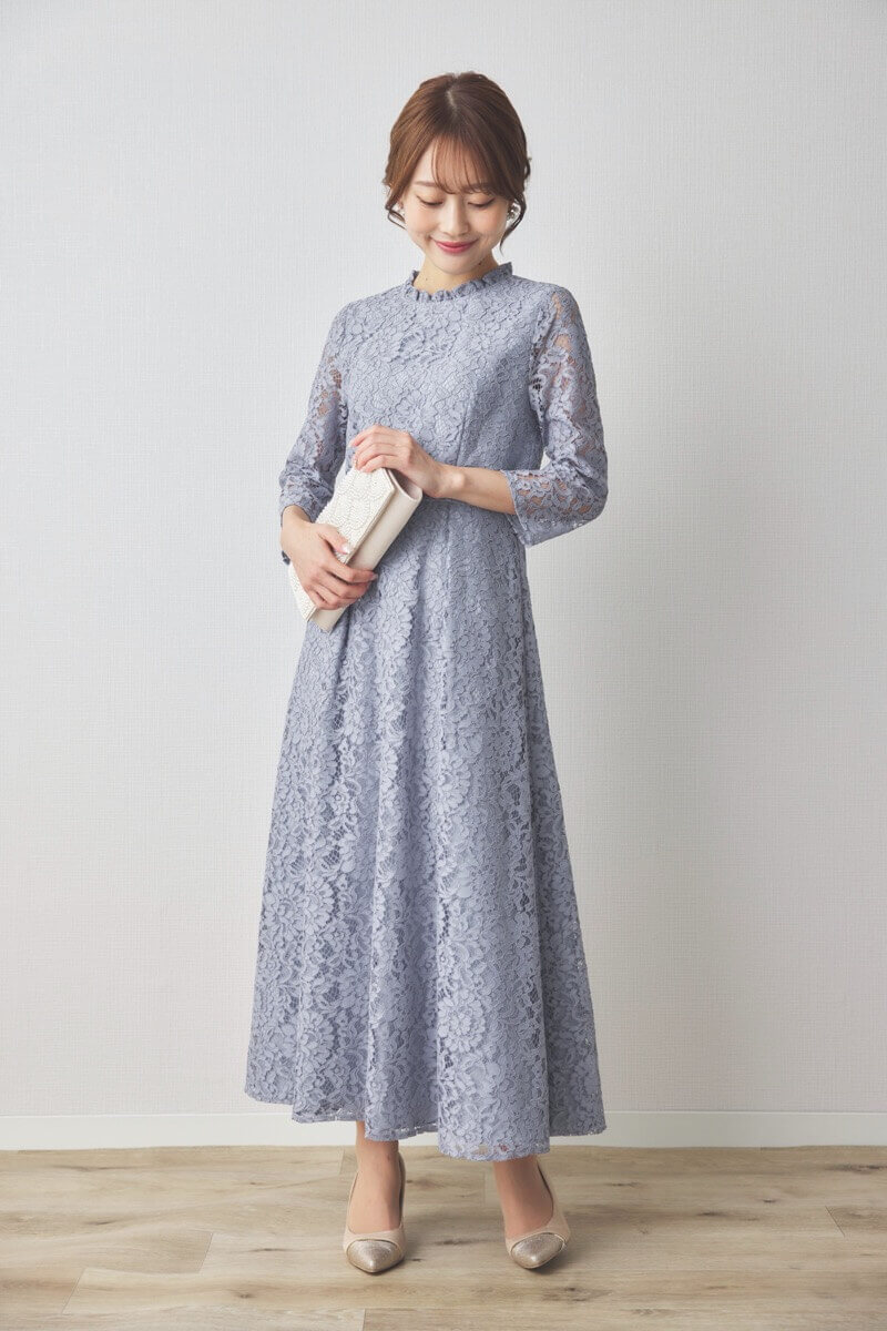 ブルーグレーのミックスレースクラシカルドレス