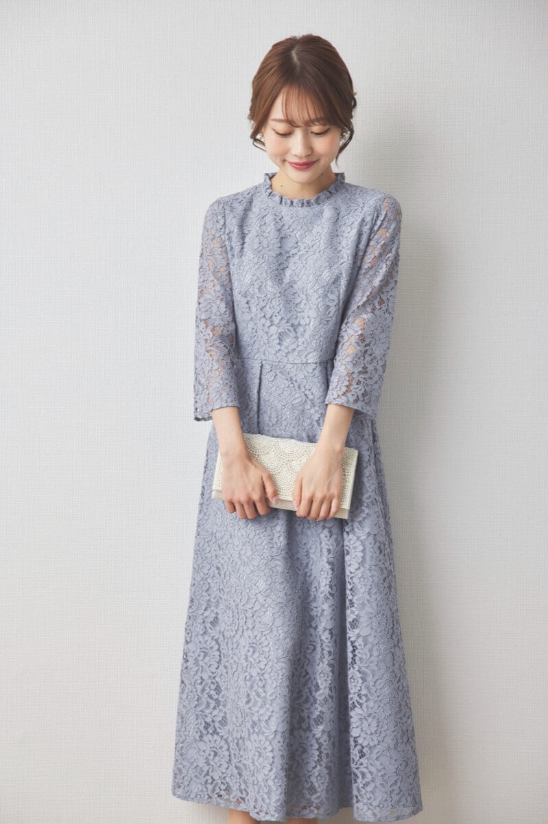 ブルーグレーのミックスレースクラシカルドレス