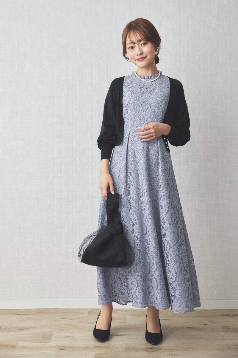 ブルーグレーのミックスレースクラシカルドレス