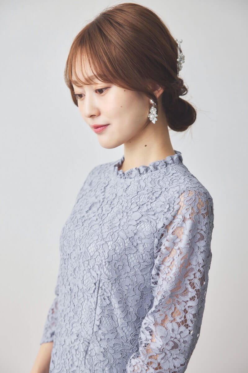 ブルーグレーのミックスレースクラシカルドレス