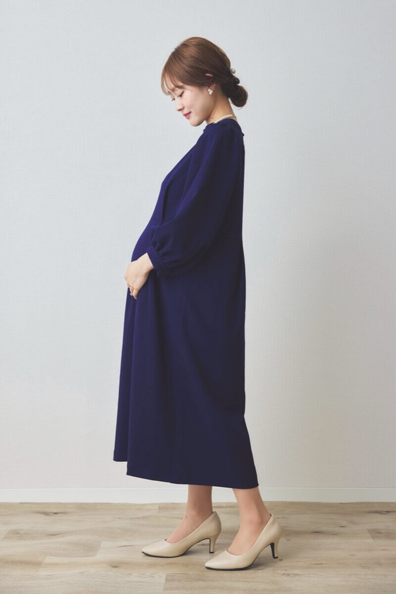 ネイビーのパフスリーブIラインワンピース