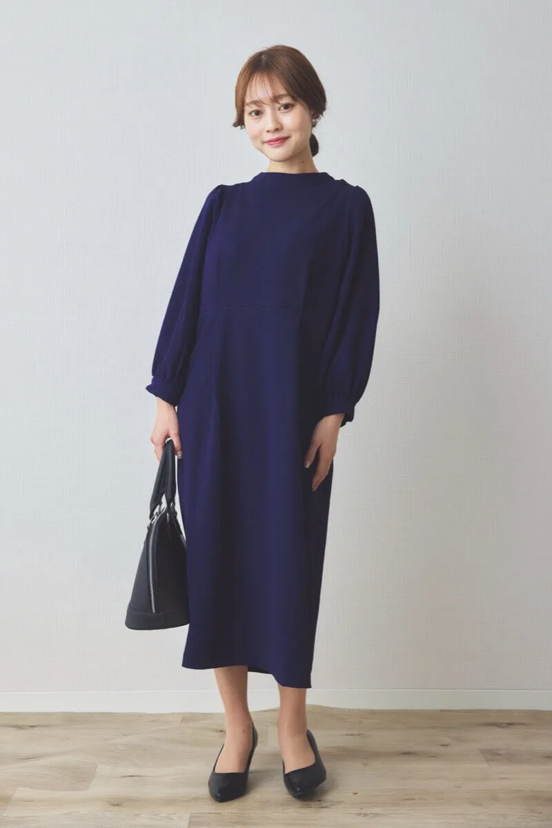 ネイビーのパフスリーブIラインワンピース