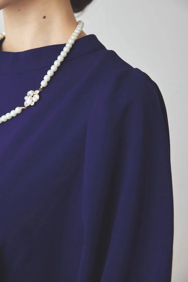 ネイビーのパフスリーブIラインワンピース