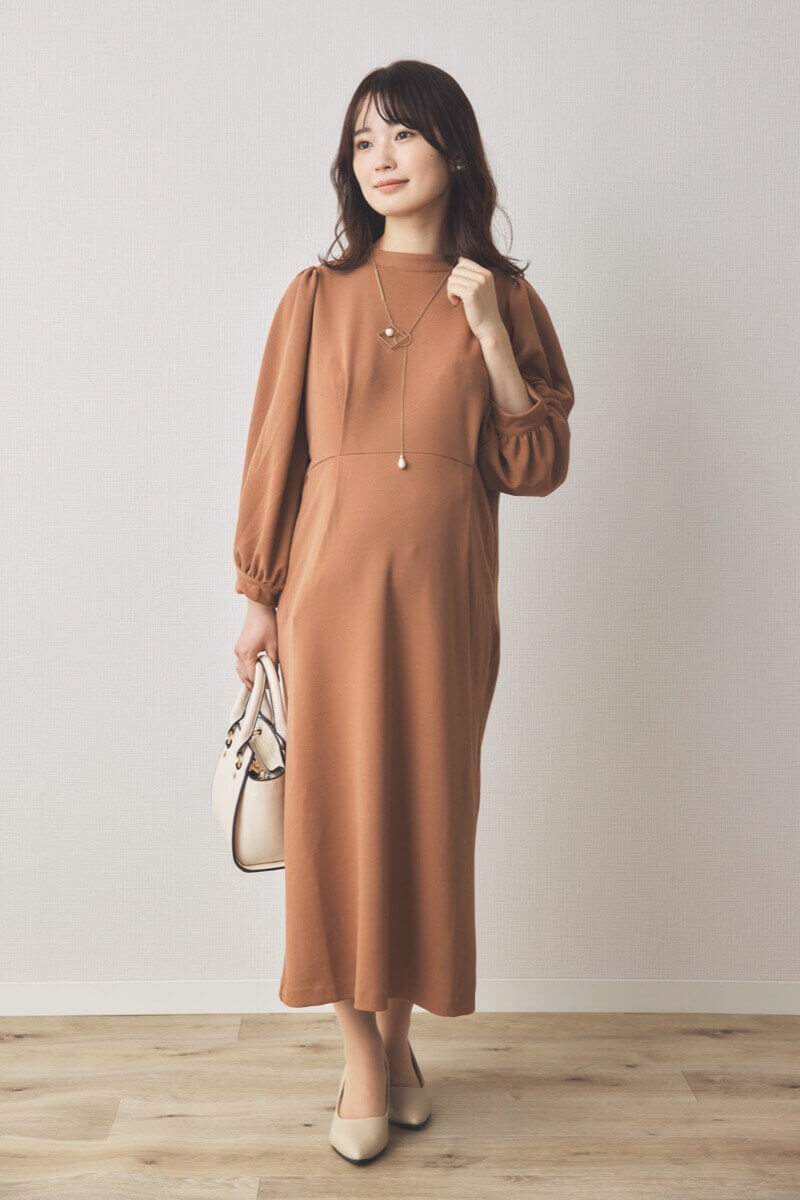 ブラウンのパフスリーブIラインワンピース