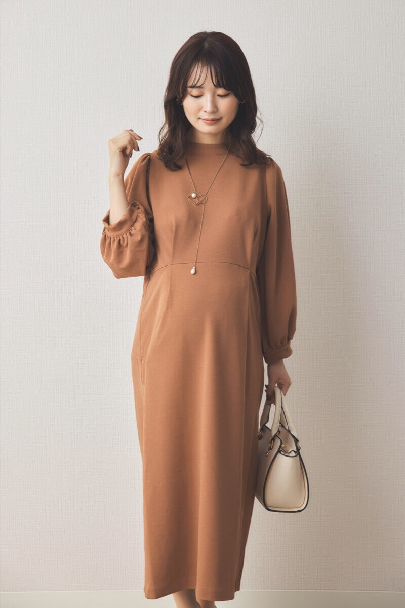 ブラウンのパフスリーブIラインワンピース