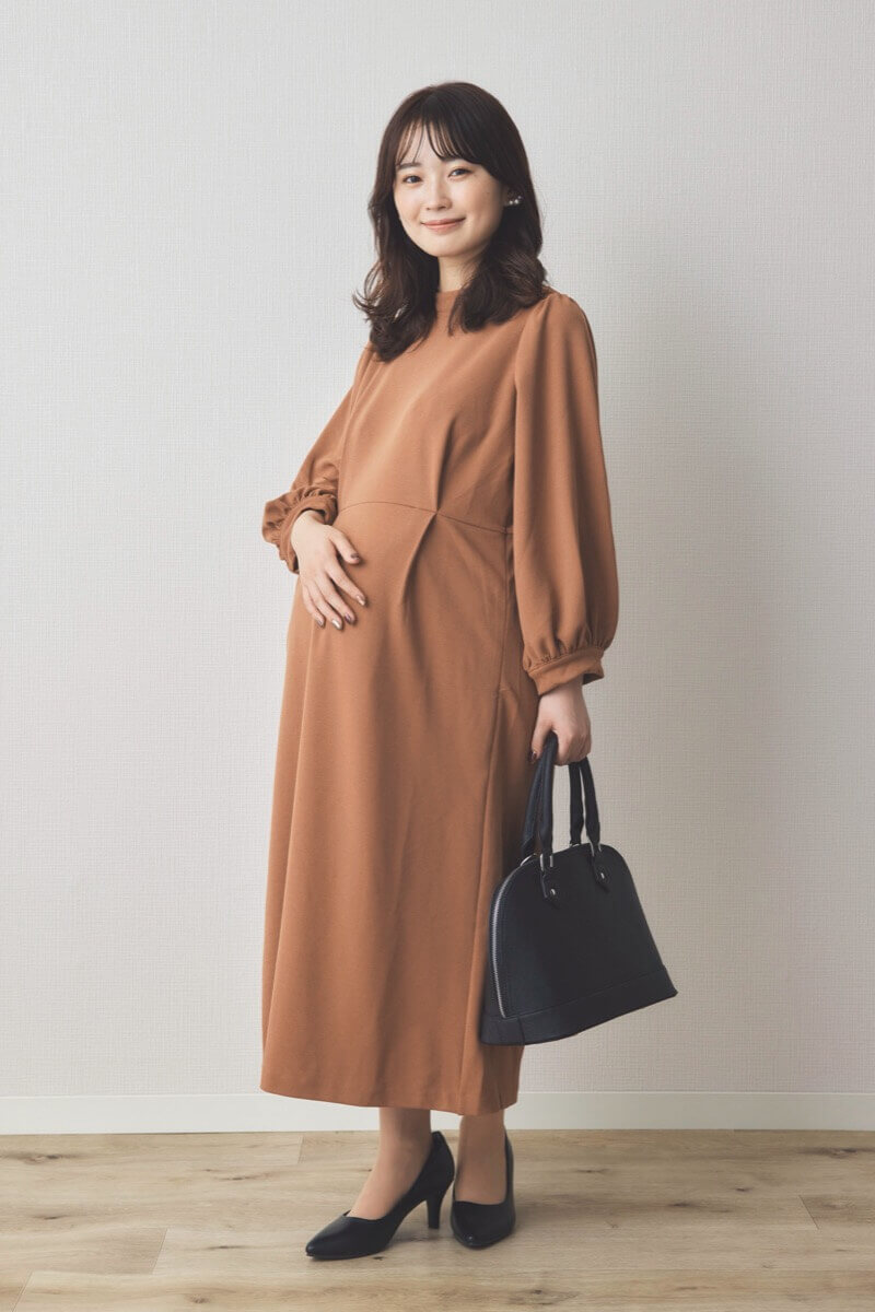 ブラウンのパフスリーブIラインワンピース