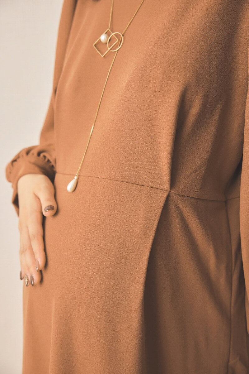 ブラウンのパフスリーブIラインワンピース